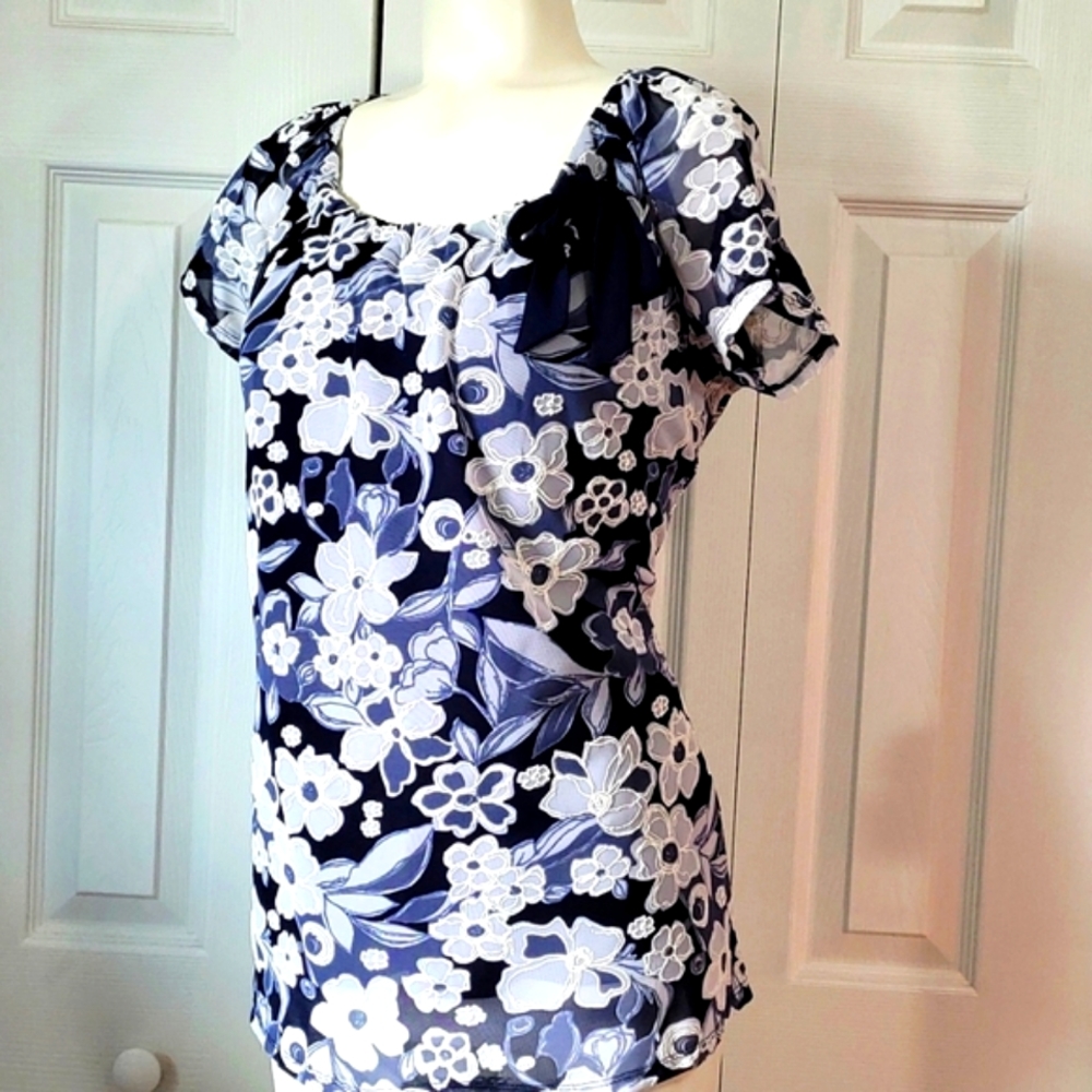 Emma & Olive Floral Top NWOT